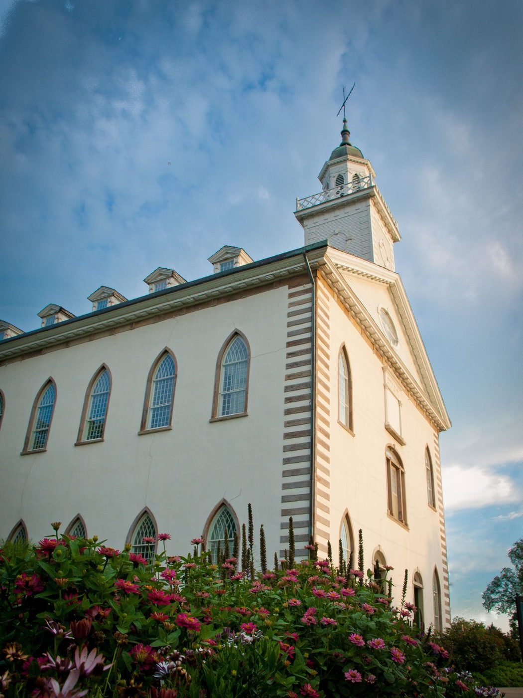 Side view of the Kirtland Temple in sunshine