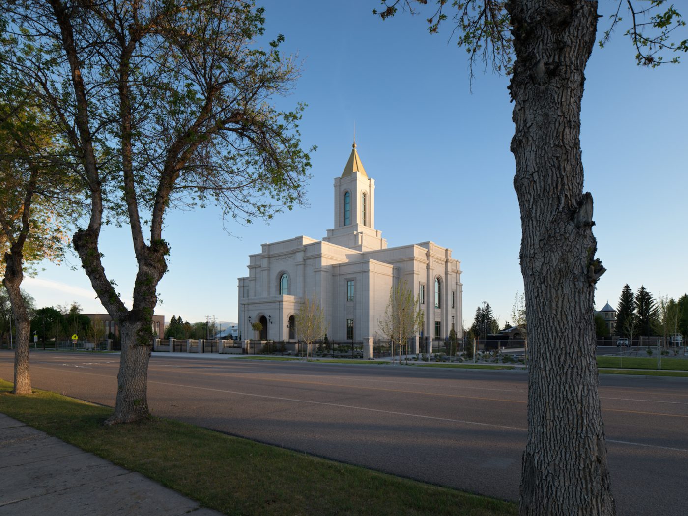 The Montpelier Idaho Temple in its town setting